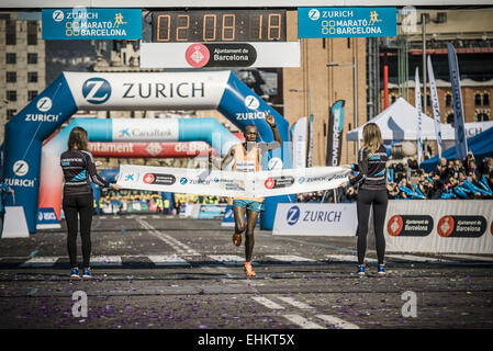 Barcelona, Katalonien, Spanien. 15. März 2015. Kenias PHILIP CHERUIYOT KANGOGO gewinnt die 37. Auflage des Zürich Marathon Barcelona in 02:08:16 Credit: Matthias Oesterle/ZUMA Wire/ZUMAPRESS.com/Alamy Live News Stockfoto