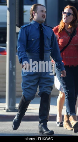 Schauspieler Haley Joel Osment Dreharbeiten eine Nazi-Rallye-Szene für den neuen Film "Yoga Hosers" Downtown Los Angeles mit: Haley Osment, Haley Joel Osment Where: Los Angeles, California, Vereinigte Staaten von Amerika als: 10 Sep 2014 Stockfoto