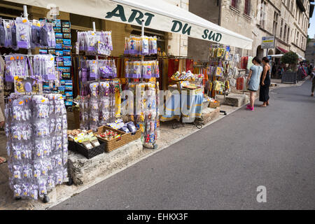 Souvenir-Shop mit traditionellen Produkten, Avignon, Vaucluse Provence-Alpes-Cote D Azur Frankreich, Europa Stockfoto