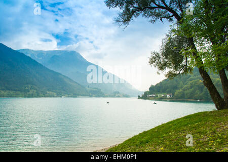 Ledro-See in Italien ist den blauen See genannt. Stockfoto