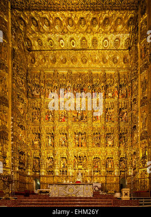 Das größte Altarbild, retablo, reredos, in der Welt in der Kathedrale von Sevilla, Catedral Sevilla Spanien. Stockfoto