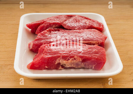 Paket von rohes Rindfleisch Steaks bereit für das Kochen Stockfoto