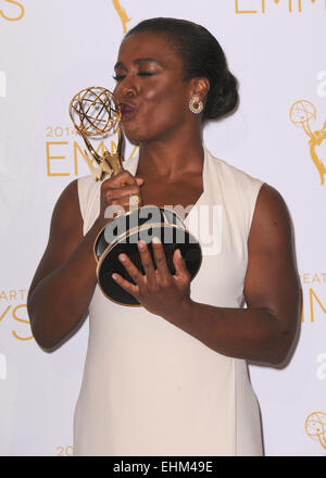 Die Fernsehakademie 2014 Creative Arts Emmy Awards auf der Nokia Theatre L.A. am 16. August 2014 in Los Angeles, Kalifornien. Mitwirkende: Uzo Aduba wo: Los Angeles, California, Vereinigte Staaten von Amerika bei: 17. August 2014 Stockfoto