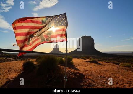 Amerikanische Flagge im Monument Valley Stockfoto