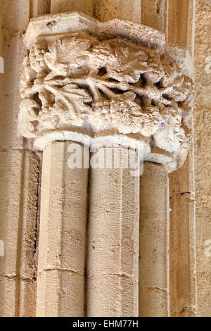 Steinerne arbeiten in Bellapais Abbey des Prämonstratenser Ordens (13. Jh.), Kyrenia, Nordzypern Stockfoto