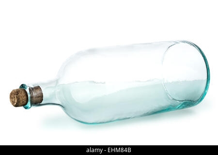 Leere Glasflasche mit Weinkorken in it und Schatten. Stockfoto