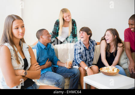 Unglücklichen Mädchens schmollend auf party Stockfoto