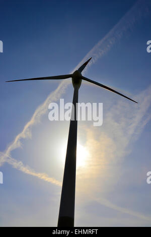 Nahaufnahme einer Windkraftanlage Stockfoto