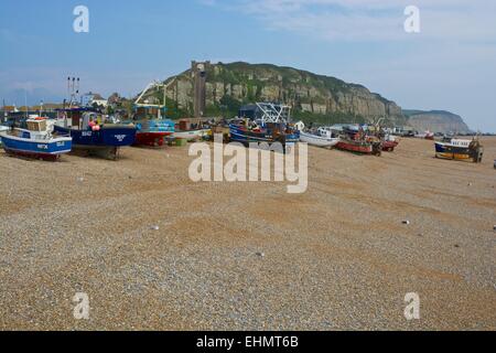 Angelboote/Fischerboote am Strand von Hastings, East Sussex, England Stockfoto