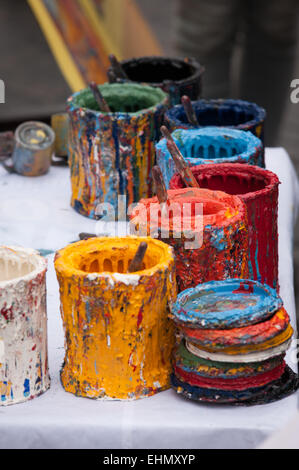 Des Künstlers Farbtöpfe, Piazza Navona, Rom, Latium, Italien. Stockfoto