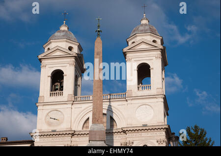 Die Trinità dei Monti, Piazza di Spagna, Rom, Latium, Italien. Stockfoto