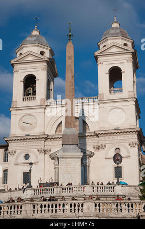 Die Trinità dei Monti, Piazza di Spagna, Rom, Latium, Italien. Stockfoto