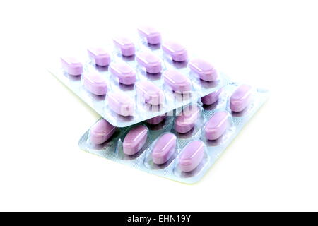Blister mit lila Pillen. Stockfoto
