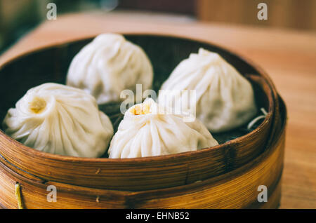 Shanghai Suppe Knödel mit Krabben Fett, eines der beliebten chinesischen Essen in China. Stockfoto