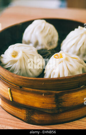 Shanghai Suppe Knödel mit Krabben Fett, eines der beliebten chinesischen Essen in China. Stockfoto