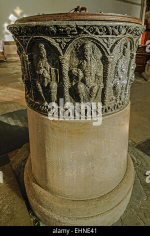 Norman Font Dorchester Abbey Oxfordshire UK Stockfoto