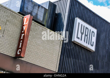 Zeichen, die auf die alten Lyric Theatre, bevor es abgerissen und neu aufgebaut Stockfoto