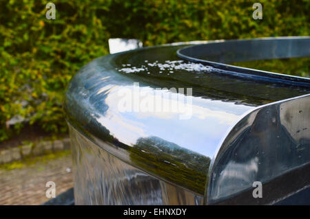 William Pye Wasserskulptur im Garten Schlangen im Garten Alnwick, Northumberland Stockfoto