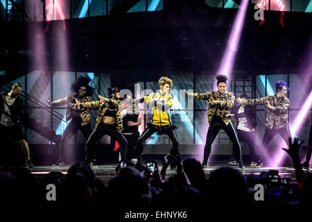 Hamilton, Ontario, Kanada. 15. März 2015. KIESZA führt auf 2015 JUNO Awards im FirstOntario Centre am 15. März 2015 in Hamilton, Kanada © Igor Vidyashev/ZUMA Draht/Alamy Live News Stockfoto