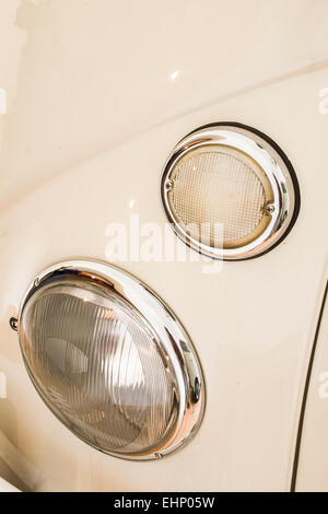 Volkswagen Camper van Scheinwerfer Detail. Stockfoto