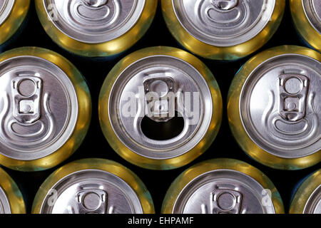 Viel trinken Dosen hautnah Stockfoto