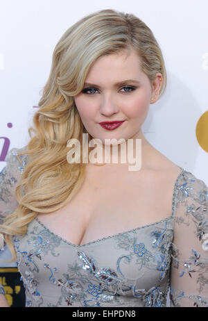 Die 19. Annual Critics' Choice Movie Awards am Barker Hangar am 16. Januar 2014 - Ankünfte mit: Abigail Breslin Where: Los Angeles, California, Vereinigte Staaten von Amerika bei: 16. Januar 2014 Stockfoto