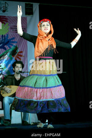 Kian Künstlergruppe führen persische türkische Musik bei Alliance Francaise World Music Day Event auf Juni 21,2012 in Hyderabad, Indien. Stockfoto