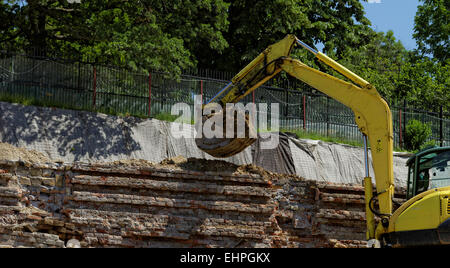 der Bagger auf der Baustelle arbeiten Stockfoto