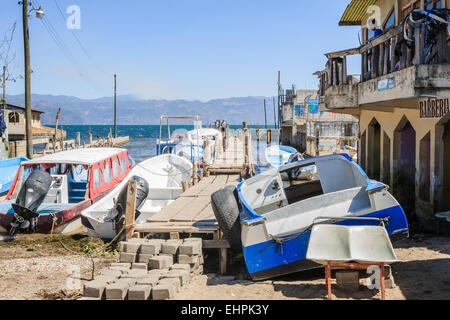 Kommerziellen Docks östlich von San Pedro De La Laguna, Guatemala Stockfoto