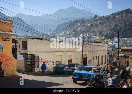 Xela Stadtstraße (auch bekanntAls Quetzaltenango) in der Innenstadt, zweite größte Stadt von Guatemala Stockfoto