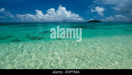 Dravuni Island befindet sich in Fidschi und ist eine Postkarte perfekte tropische Insel mit perfekten Stränden und freundlichen Einheimischen. Stockfoto