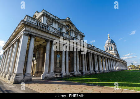 King William Court am alten Naval College in Greenwich ist das Gebäude der berühmten Painted Hall. Stockfoto