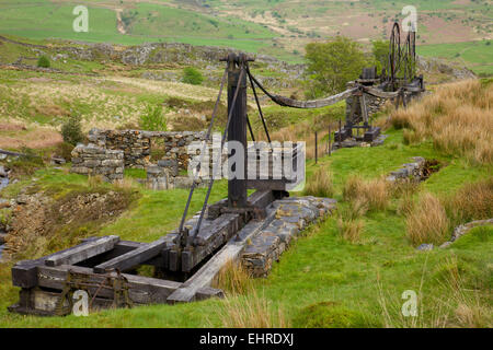 Gwynedd, Snowdonia, Cwm Wimpel - stillgelegten Kupfermine in Cwm Ciprwth, restaurierten Pumpen Rad Stockfoto