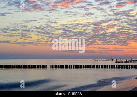 Strand an der polnischen Ostseeküste Stockfoto