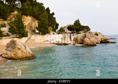 Adria Strand in Brela Village, Kroatien Stockfoto