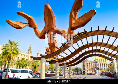 Gambrinus Hummer Skulptur. Entworfen von dem Künstler Xavier Mariscal. Port Vell, Barcelona, Katalonien, Spanien Stockfoto