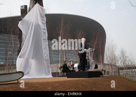 9/11-Stahl-Skulptur ist bei enthüllt seine dauerhafte Heimat im Queen Elizabeth Olympic Park. Stockfoto