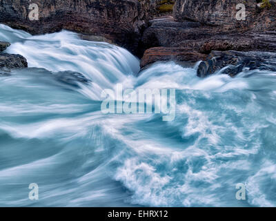 Kicking Horse River und natürlichen Brücke fällt in British Columbia kanadischen Rockies und Yoho-Nationalpark. Stockfoto