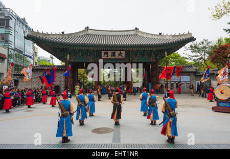 Asien, Republik Korea, Südkorea, Seoul, Deoksugung Palast, die Wachen Zeremonie Stockfoto