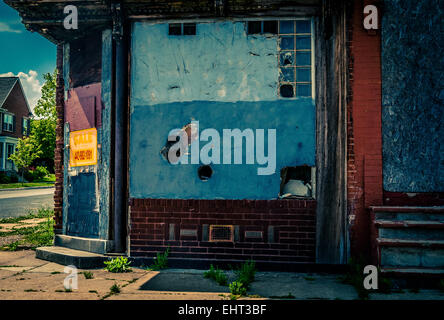 Aufbauend auf einer Straßenecke Baltimore verlassen. Stockfoto