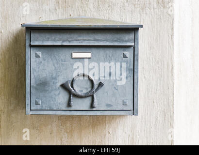 Alten Postfach auf einer Gebäudewand, Nahaufnahme Stockfoto