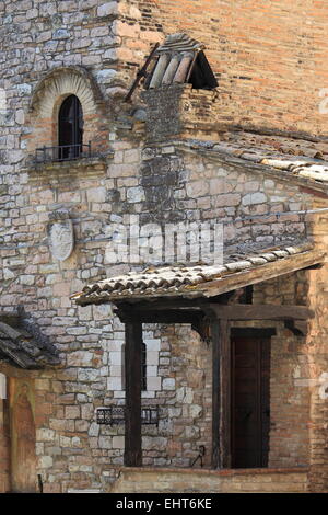 Mittelalterliche Ecke in Assisi, Italien Stockfoto