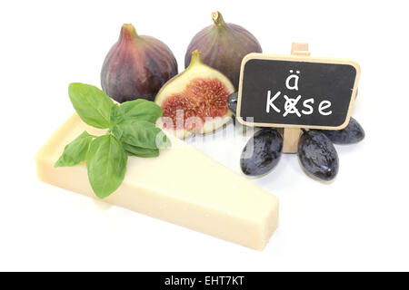 Parmesan-Käse mit blackboard Stockfoto