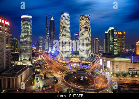 Shanghai Lujiazui Finanz- und Handelszentrum Zone Skyline bei Nacht Stockfoto