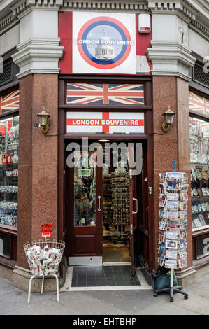 Souvenir-Shop in London England Vereinigtes Königreich UK Stockfoto