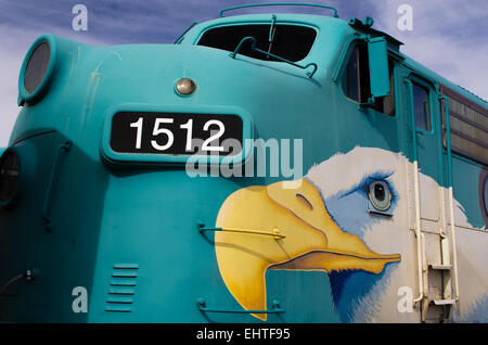 USA, Arizona, Clarkdale. Verde Canyon Railroad, eine Erbe-Eisenbahn betreibt 1953 GM RP7 Lokomotive. Stockfoto