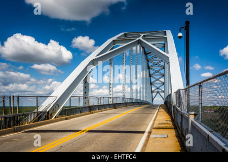 Brücke über den Chesapeake and Delaware Canal, Chesapeake City, Maryland. Stockfoto