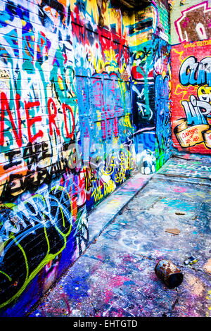 Farbenfrohe Designs in Graffiti Gasse, Baltimore, Maryland. Stockfoto