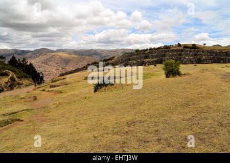 Inkafestung Saksaywaman mit Blick auf Cusco, Peru Stockfoto