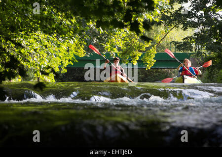 KANU-KAJAK IN DER EURE (27), FRANKREICH Stockfoto